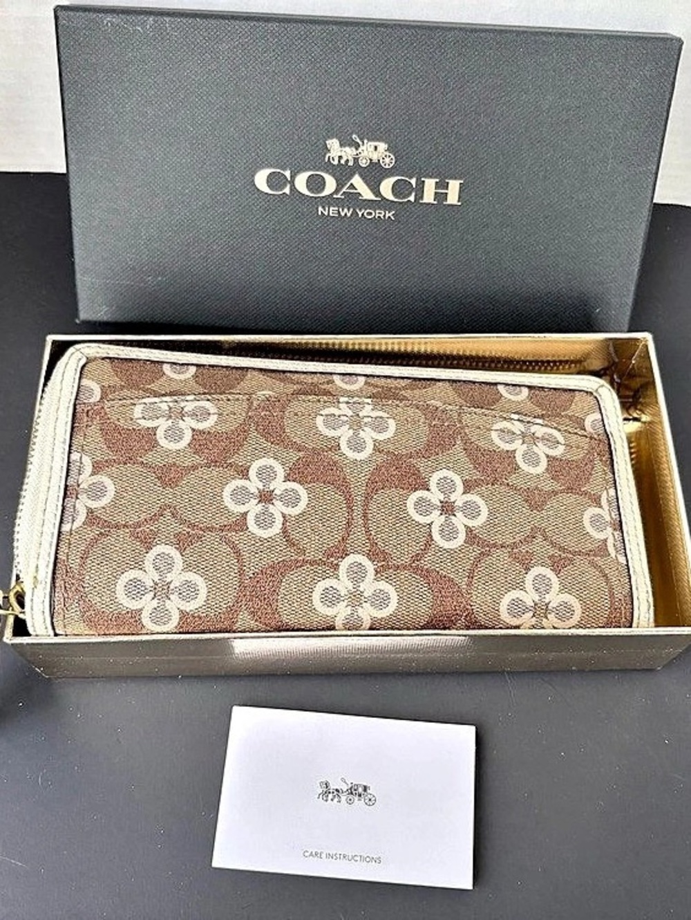 Coach Long Zip Around Wallet in Signature Canvas with Floral Print Signature